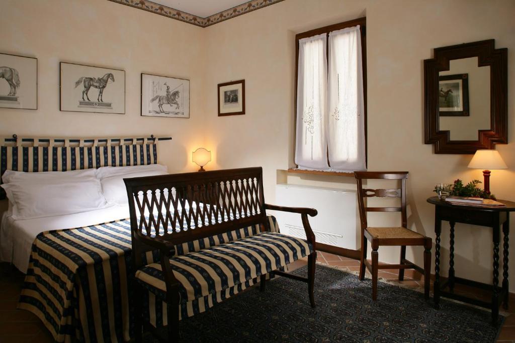 Locanda La Pieve Hotel Semproniano Стая снимка